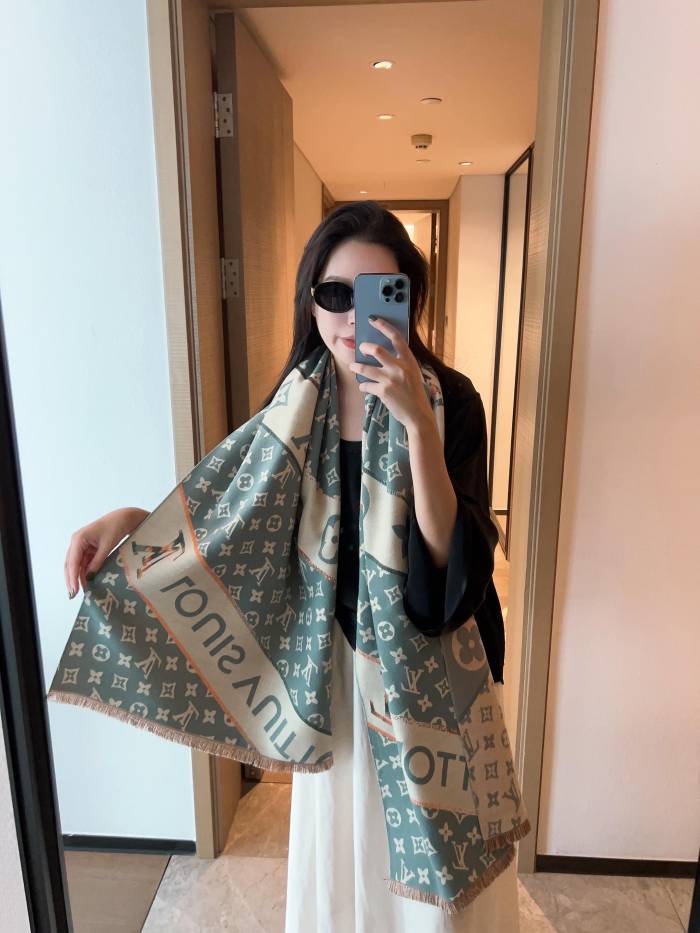 Streetwear Scarf LV 325469 SIZE:180*65cm