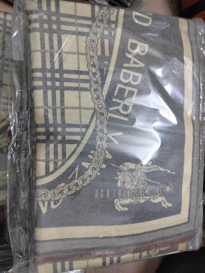 Streetwear Scarf BURBERRY 325498 size：180✖65cm