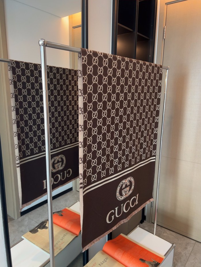 Streetwear Scarf GUCCI 325514