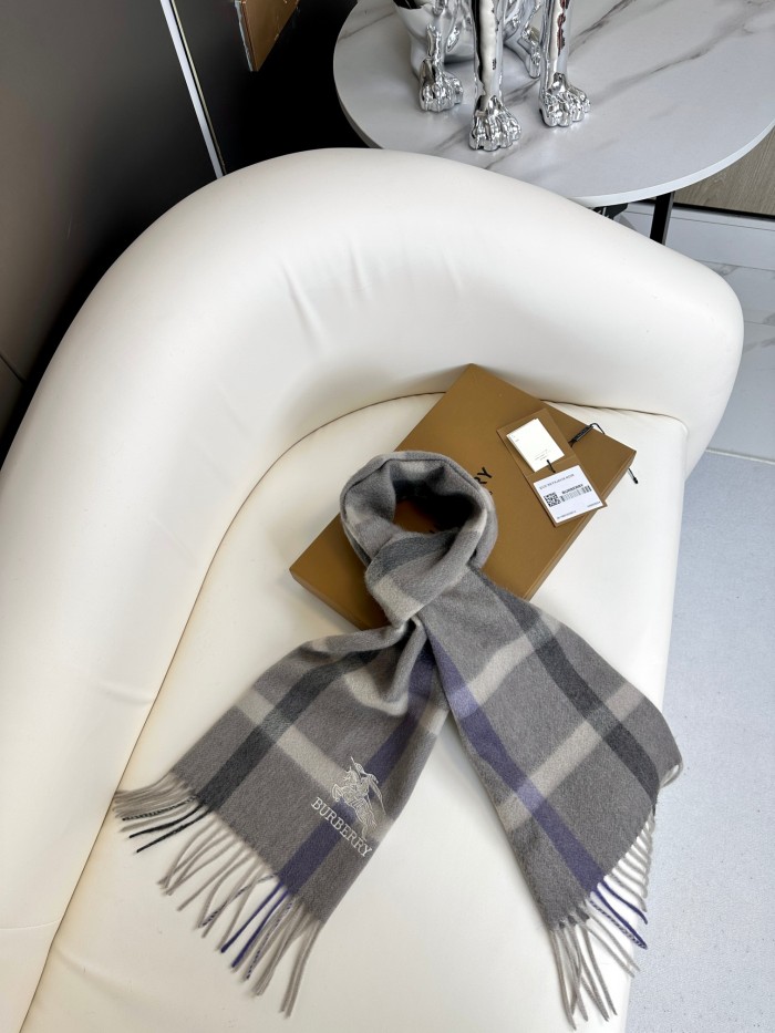 Streetwear Scarf BURBERRY 325562 size：32*180 cm
