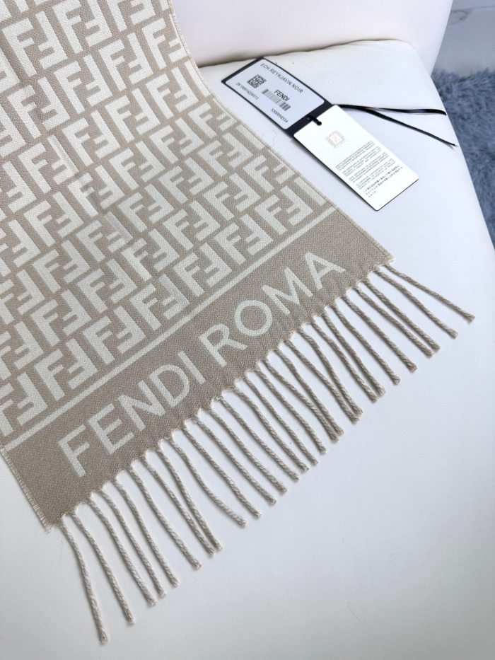 Streetwear Scarf FENDI 325560 SIZE:30X200cm