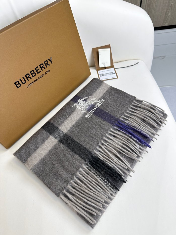 Streetwear Scarf BURBERRY 325562 size：32*180 cm