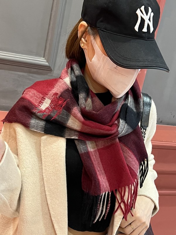 Streetwear Scarf BURBERRY 325540 size：32*180 cm