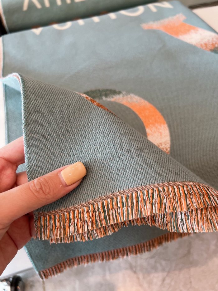 Streetwear Scarf LV 325508