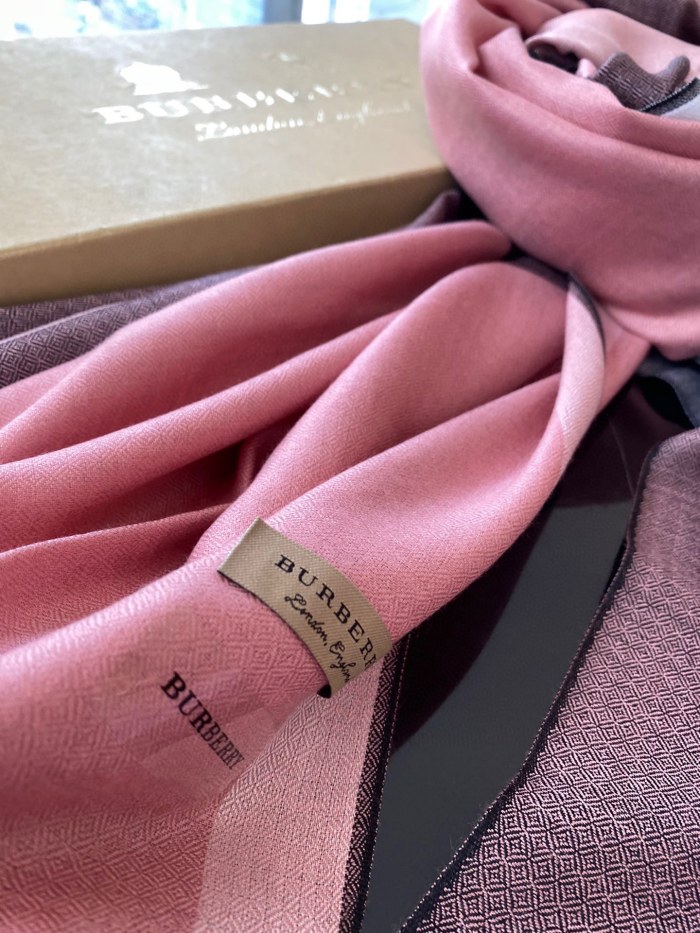 Streetwear Scarf BURBERRY 325463 size：70*200cm