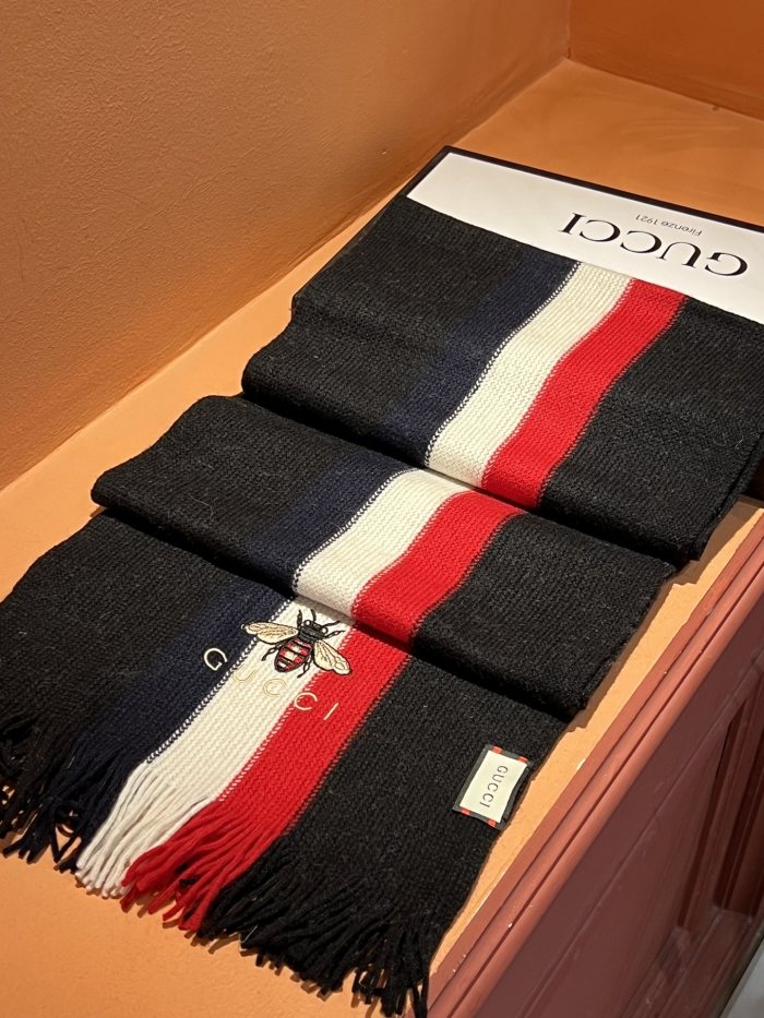 Streetwear Scarf GUCCI 325530 SIZE:30*180cm