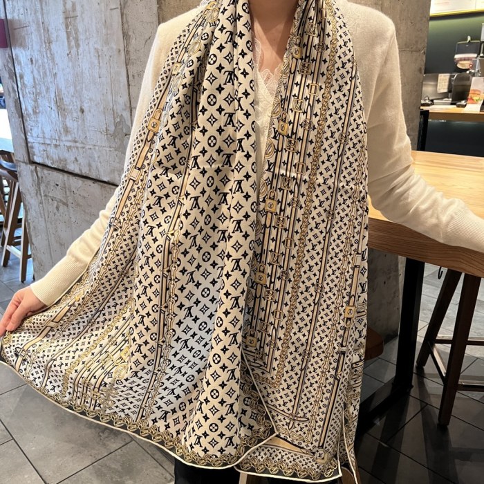 Streetwear Belt LV 325575 size:70*185cm