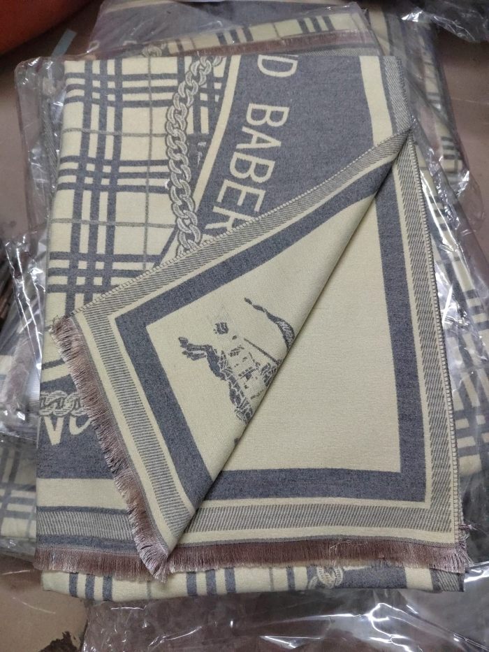 Streetwear Scarf BURBERRY 325498 size：180✖65cm
