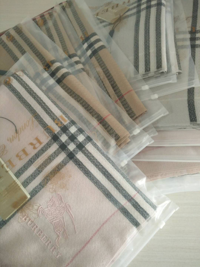 Streetwear Scarf BURBERRY 325505 size：220*70cm