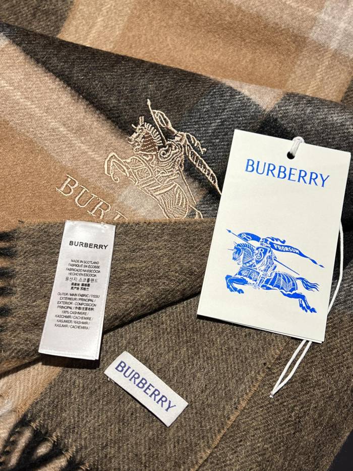 Streetwear Scarf BURBERRY 325539 size：32*180 cm