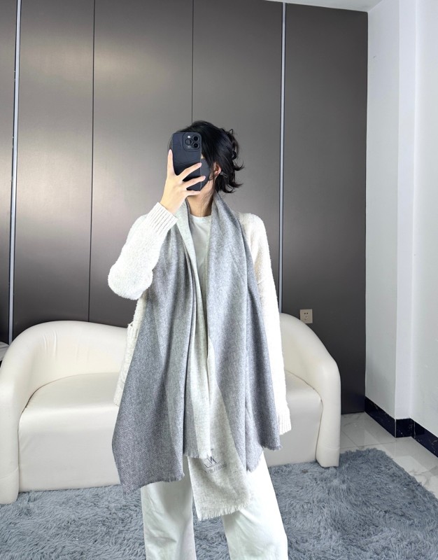 Streetwear Scarf LV 325553 SIZE:63cm*180cm