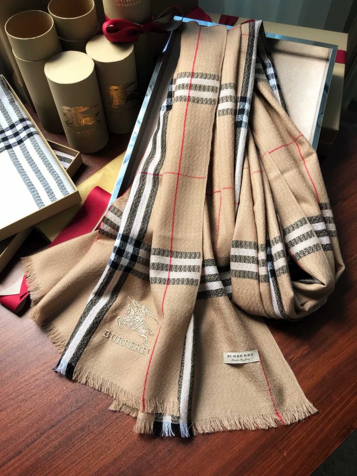 Streetwear Scarf BURBERRY 325506 size：220*70cm