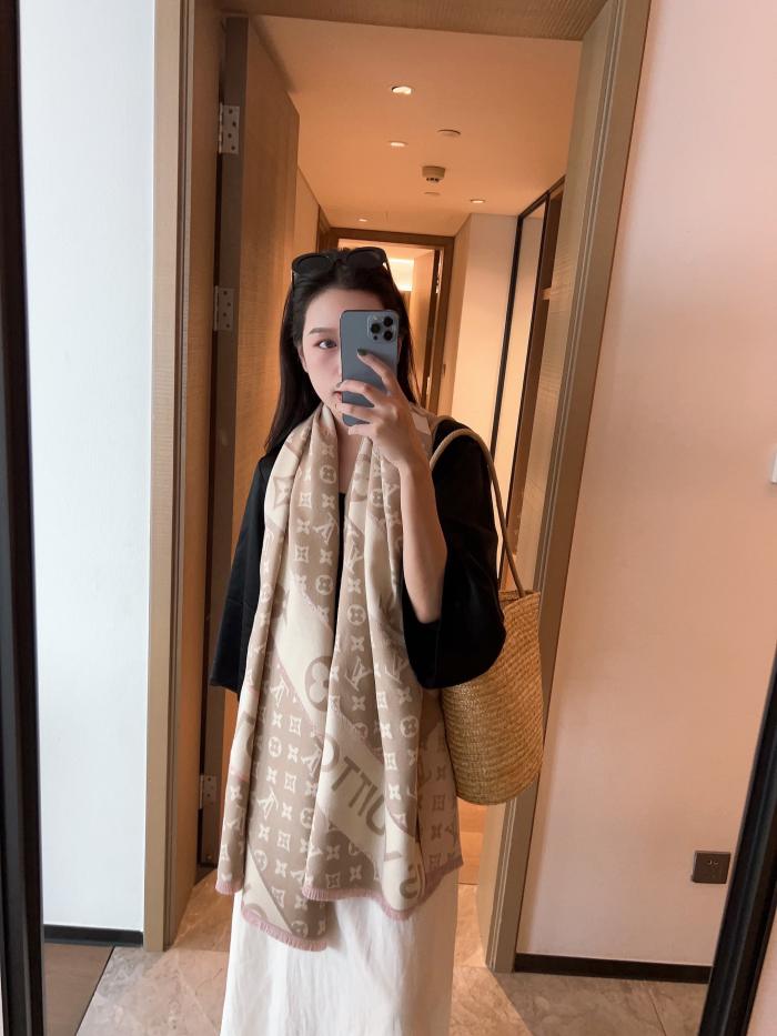 Streetwear Scarf LV 325467 SIZE:180*65cm