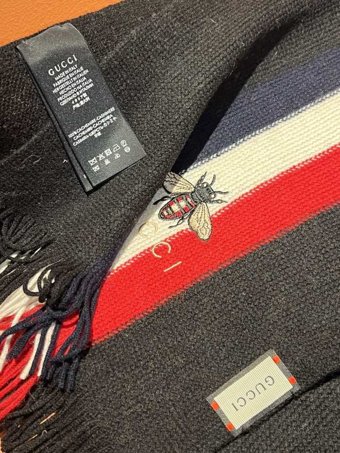 Streetwear Scarf GUCCI 325530 SIZE:30*180cm
