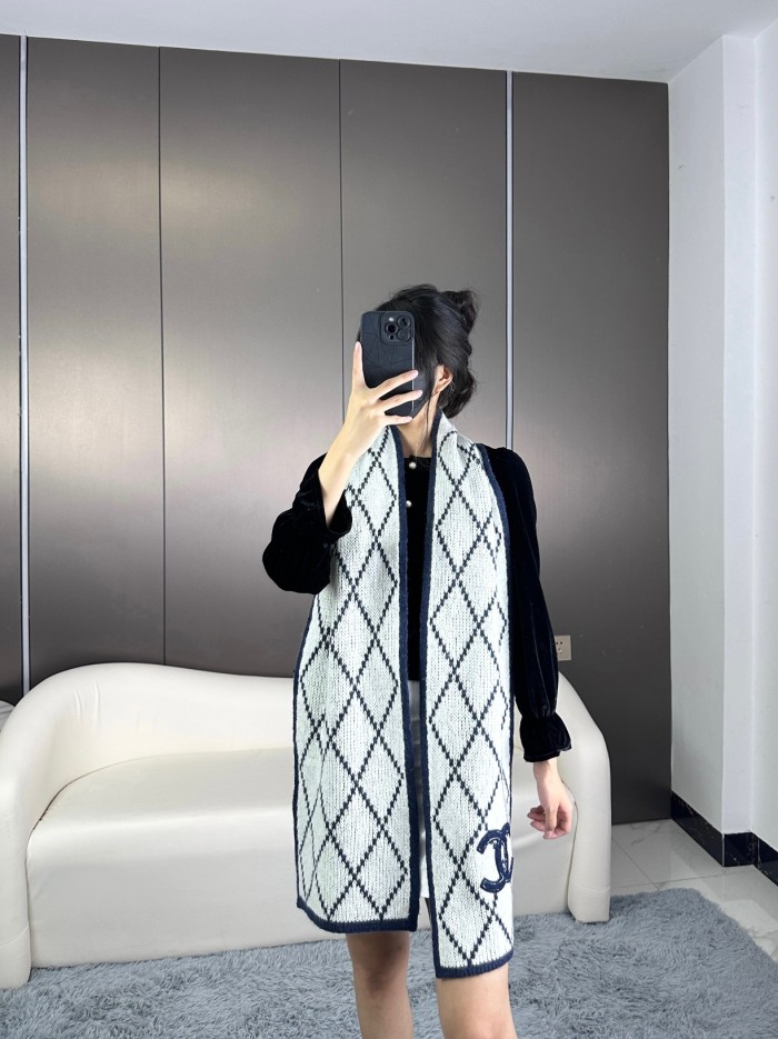 Streetwear Scarf CHANEL 325557 size：30cm×180cm