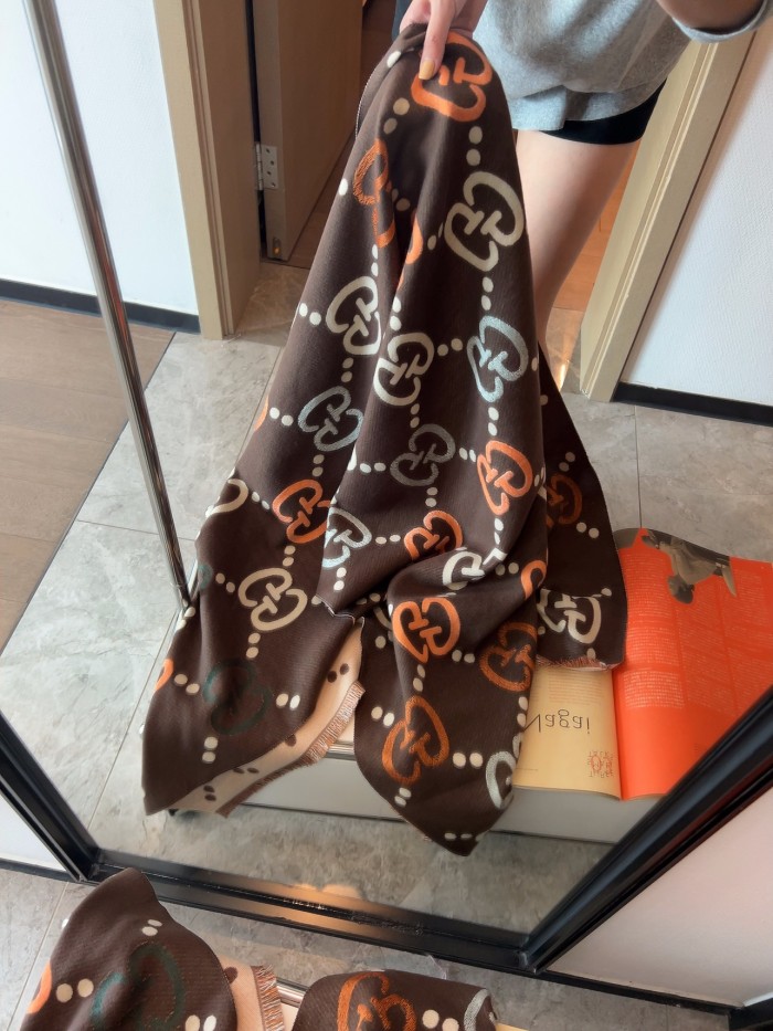 Streetwear Scarf GUCCI 325513