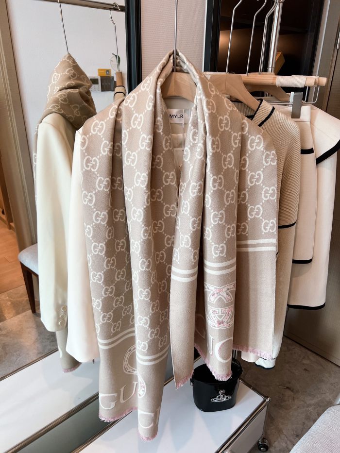Streetwear Scarf GUCCI 325514