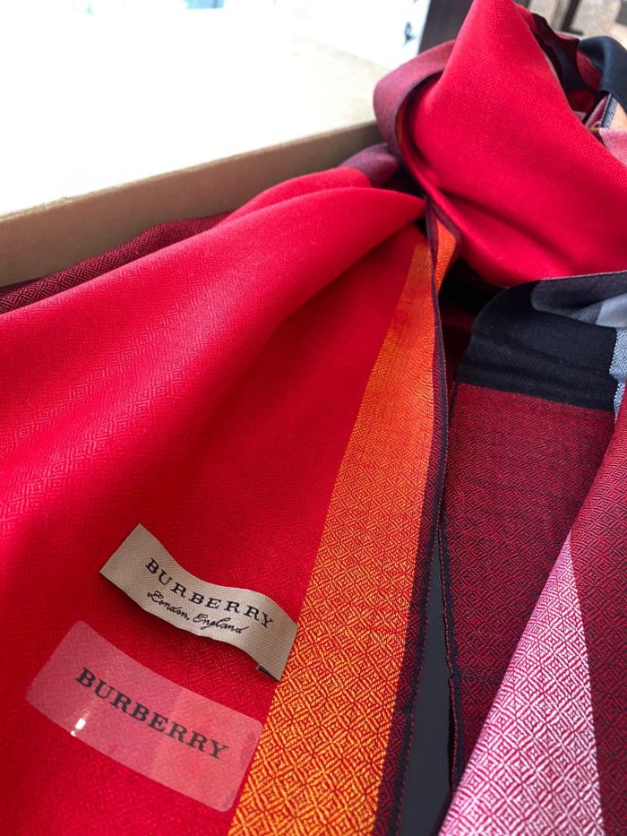 Streetwear Scarf BURBERRY 325462 size：70*200cm