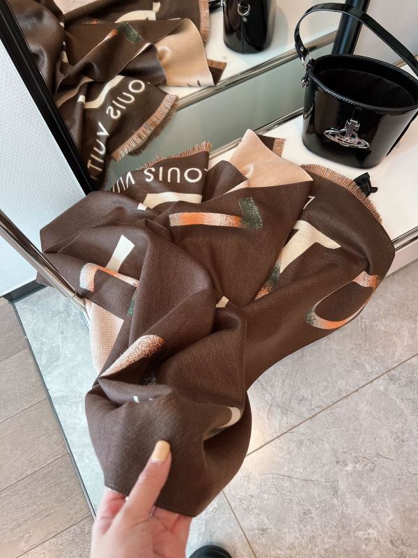 Streetwear Scarf LV 325518