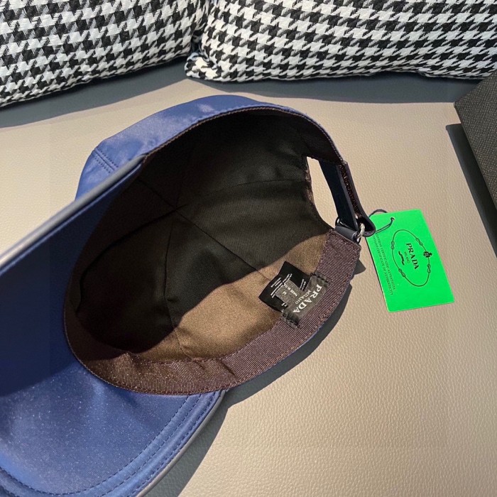Streetwear Hat Prada 325322