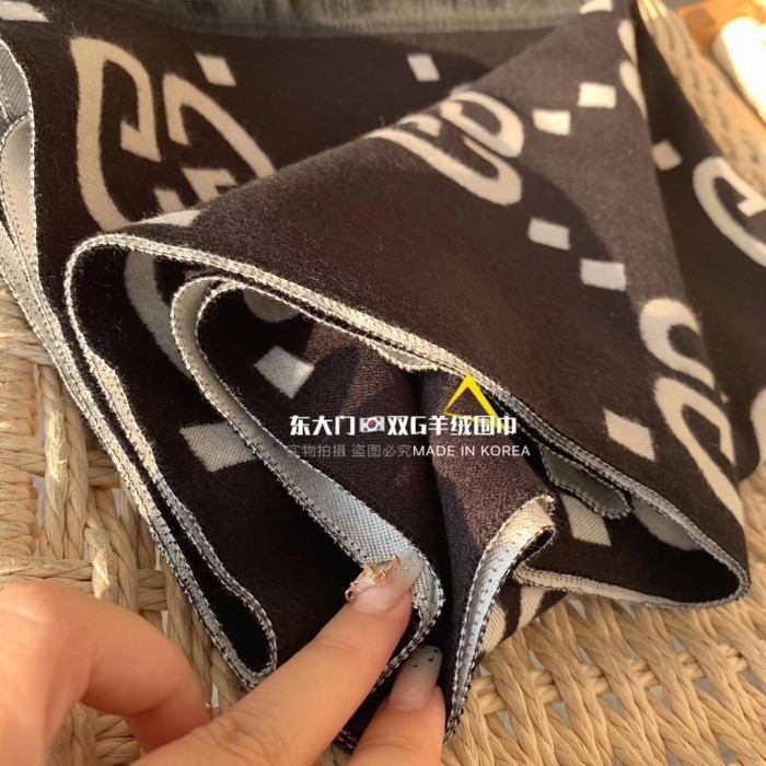 Streetwear Scarf GUCCI 329794