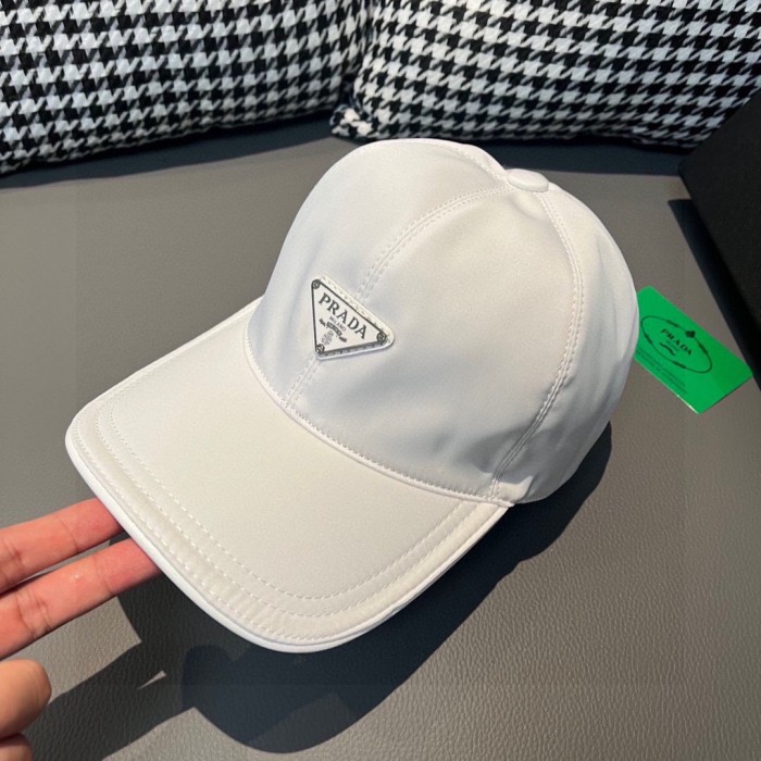 Streetwear Hat Prada 325320