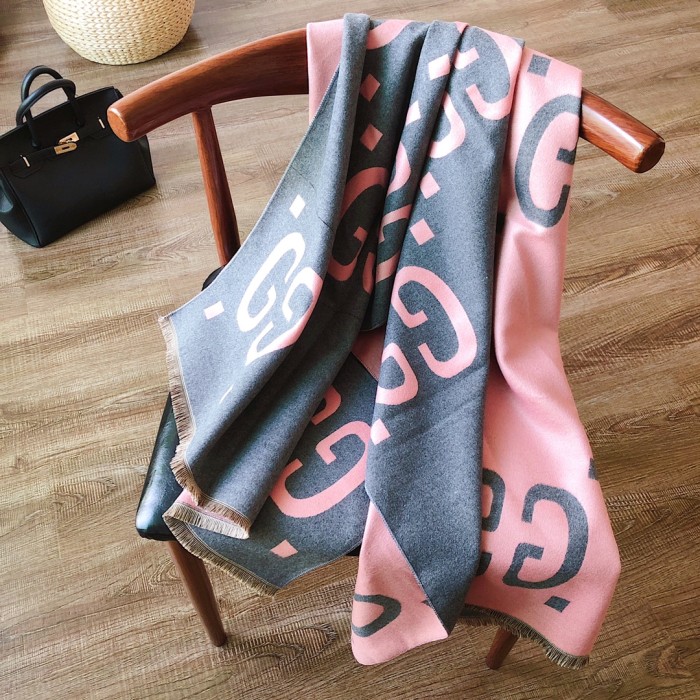 Streetwear Scarf GUCCI 329793 SIZE:180:70m