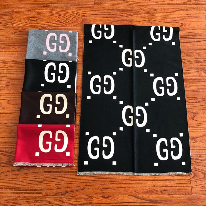Streetwear Scarf GUCCI 329792 SIZE:180:70cm