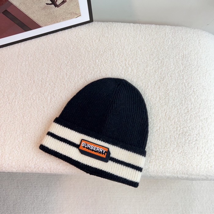 Streetwear Hat BURBERRY 325372