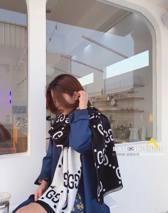 Streetwear Scarf GUCCI 329794