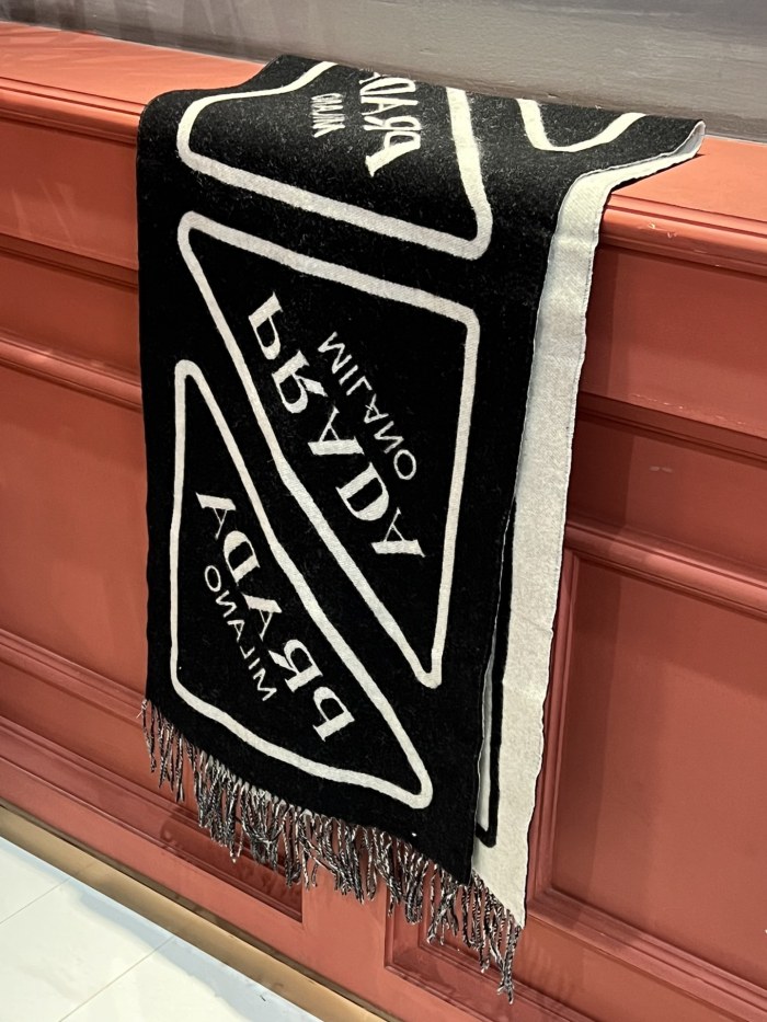Streetwear Scarf PRADA 329802 size:200*46cm
