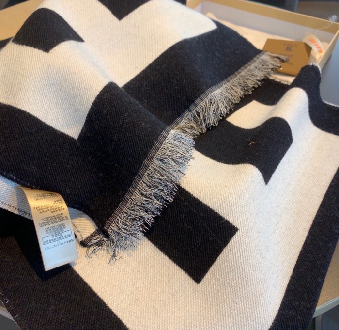 Streetwear Scarf BURBERRY 329815