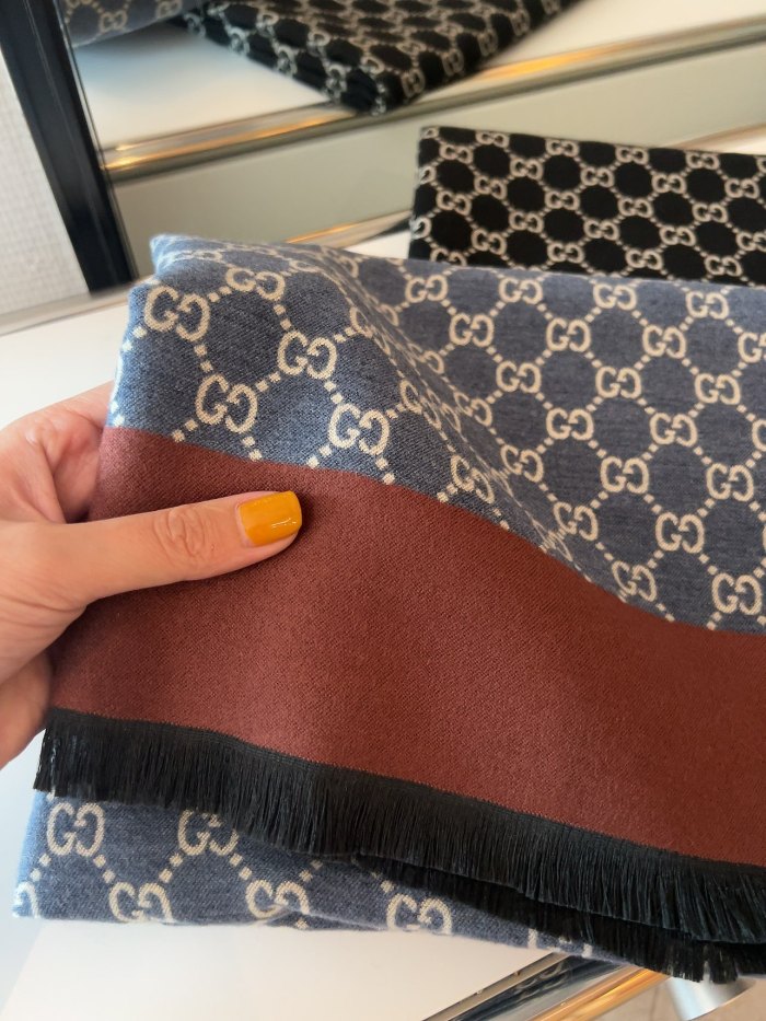 Streetwear Scarf GUCCI 329780 SIZE:70*200cm