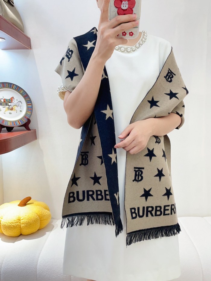 Streetwear Scarf BURBERRY 329737 size：180*35cm