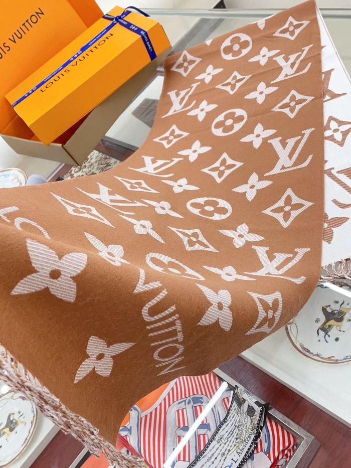 Streetwear Scarf LV 329749 SIZE:186x34cm