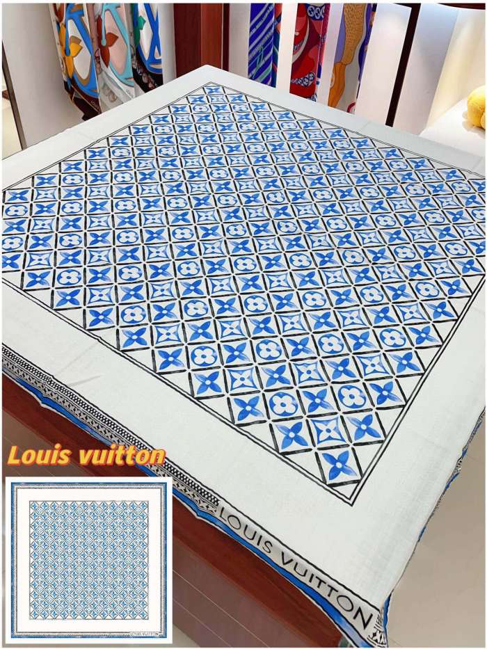 Streetwear Scarf LV 329739 SIZE:135*135cm