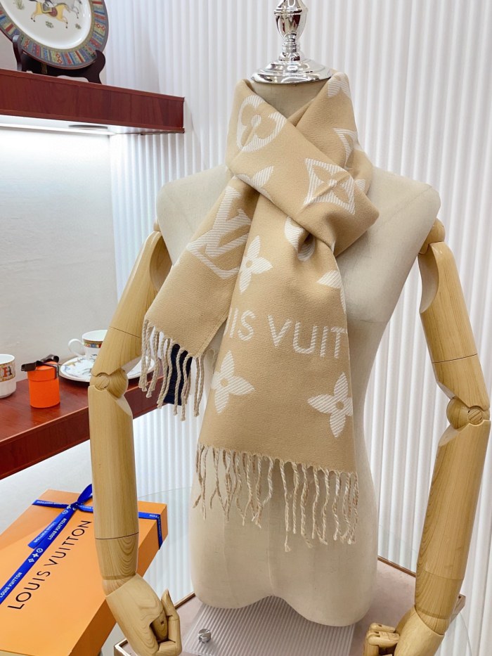 Streetwear Scarf LV 329747 SIZE:186x34cm
