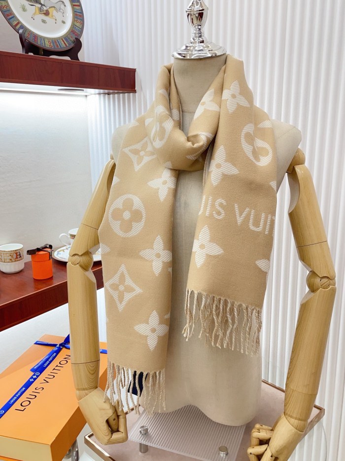 Streetwear Scarf LV 329747 SIZE:186x34cm