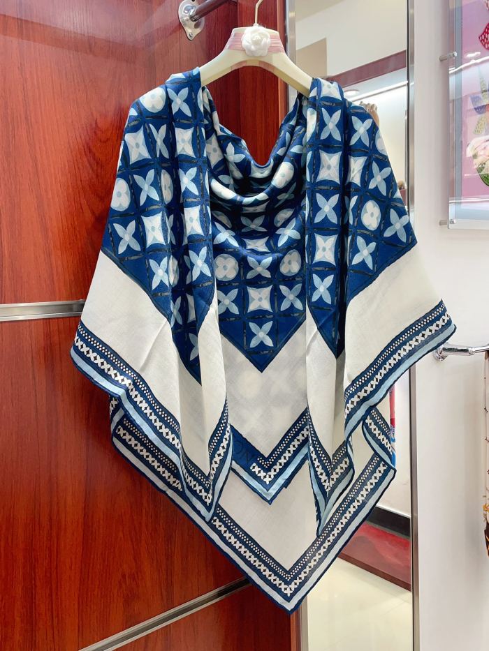 Streetwear Scarf LV 329738 SIZE:135*135cm