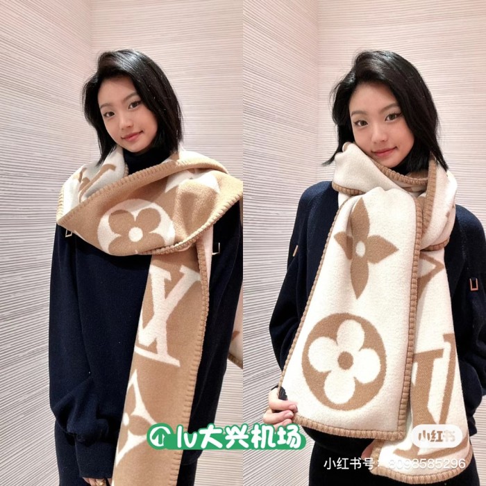 Streetwear Scarf LV 329762 SIZE:209x30cm