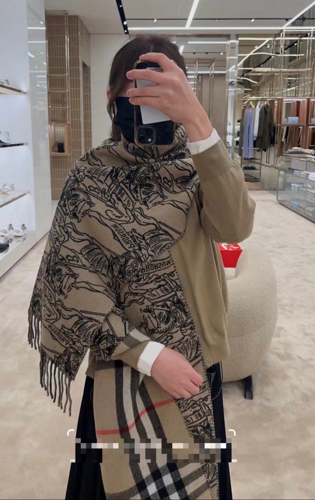 Streetwear Scarf BURBERRY 329735 SIZE:210*45cm