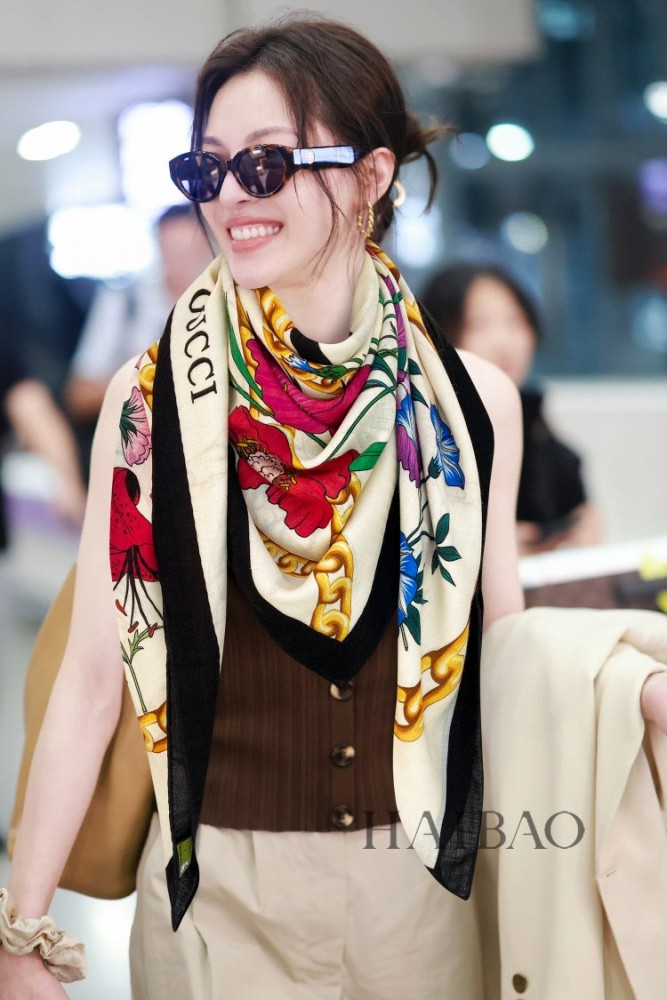 Streetwear Scarf GUCCI 329708 SIZE:140cm*140cm