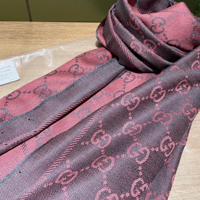 Streetwear Scarf GUCCI 329664 SIZE:48*180CM