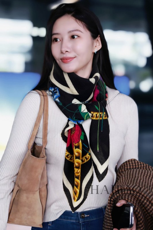 Streetwear Scarf GUCCI 329707 SIZE:140cm*140cm