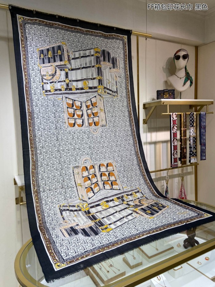 Streetwear Scarf FENDI 329620 SIZE:200*110 cm