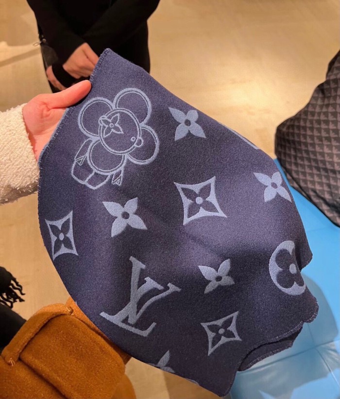 Streetwear Scarf LV 329639 SIZE:34*180cm