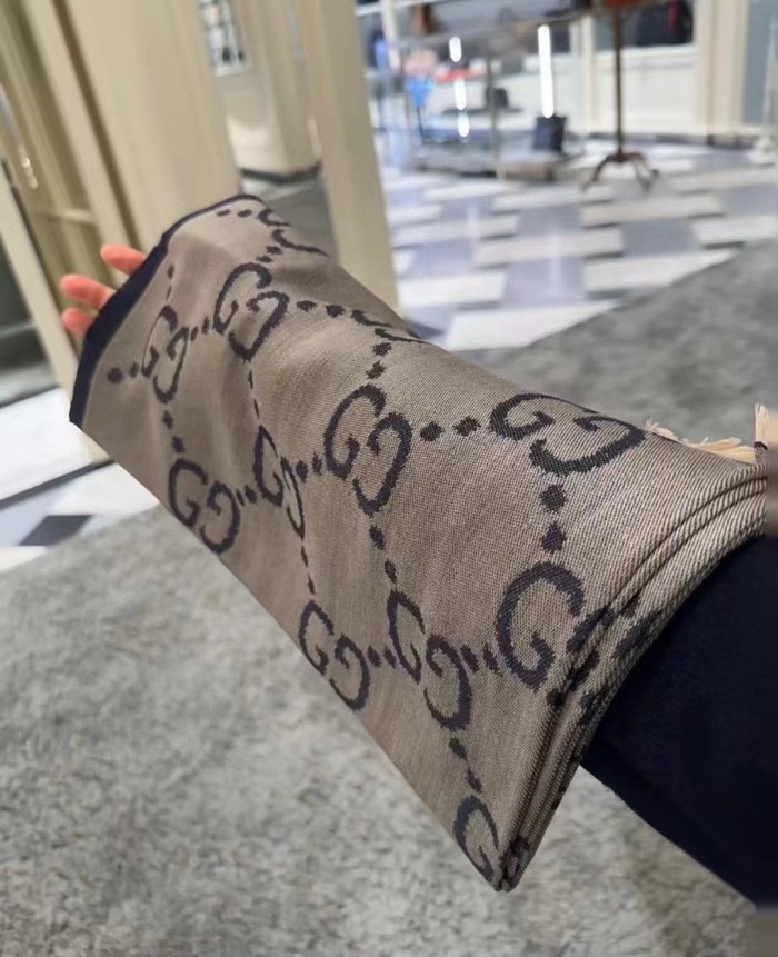 Streetwear Scarf GUCCI 329641 SIZE:210*70cm