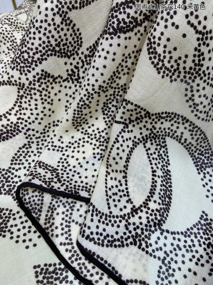 Streetwear Scarf CHANEL 329611 size：140*140cm