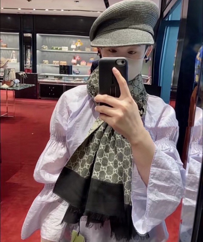 Streetwear Scarf GUCCI 329643 SIZE:66*200cm