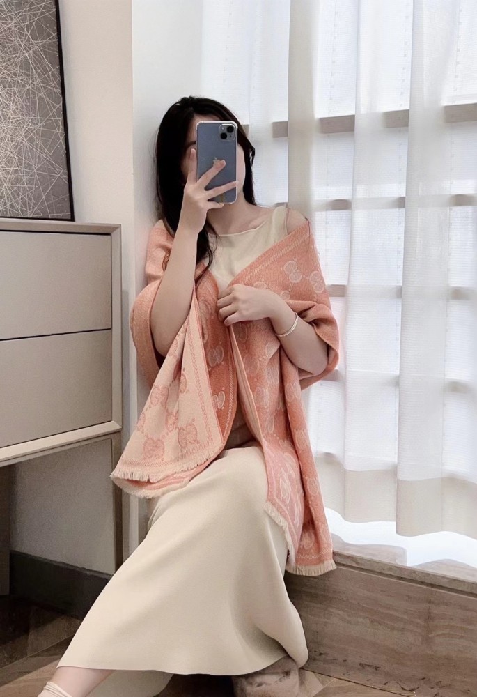 Streetwear Scarf GUCCI 329650 SIZE:45*195cm